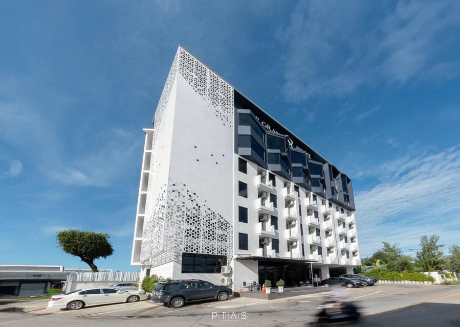 SR Grand Hotel